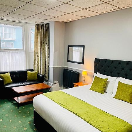 Palm Court B&B Ilfracombe Bagian luar foto