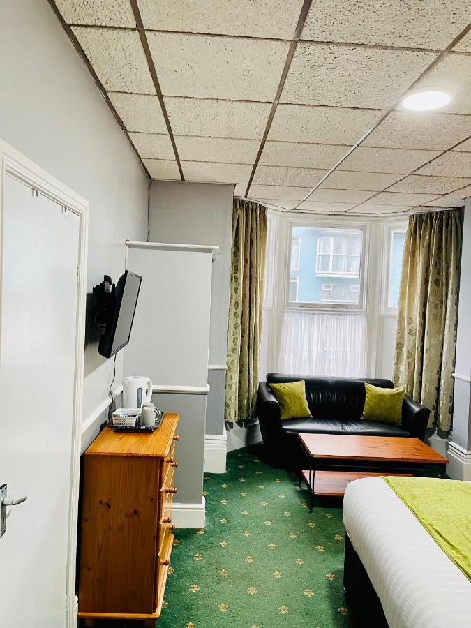 Palm Court B&B Ilfracombe Bagian luar foto