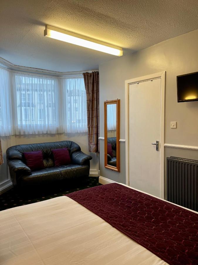 Palm Court B&B Ilfracombe Bagian luar foto