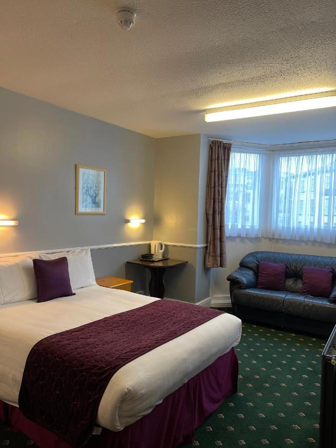 Palm Court B&B Ilfracombe Bagian luar foto