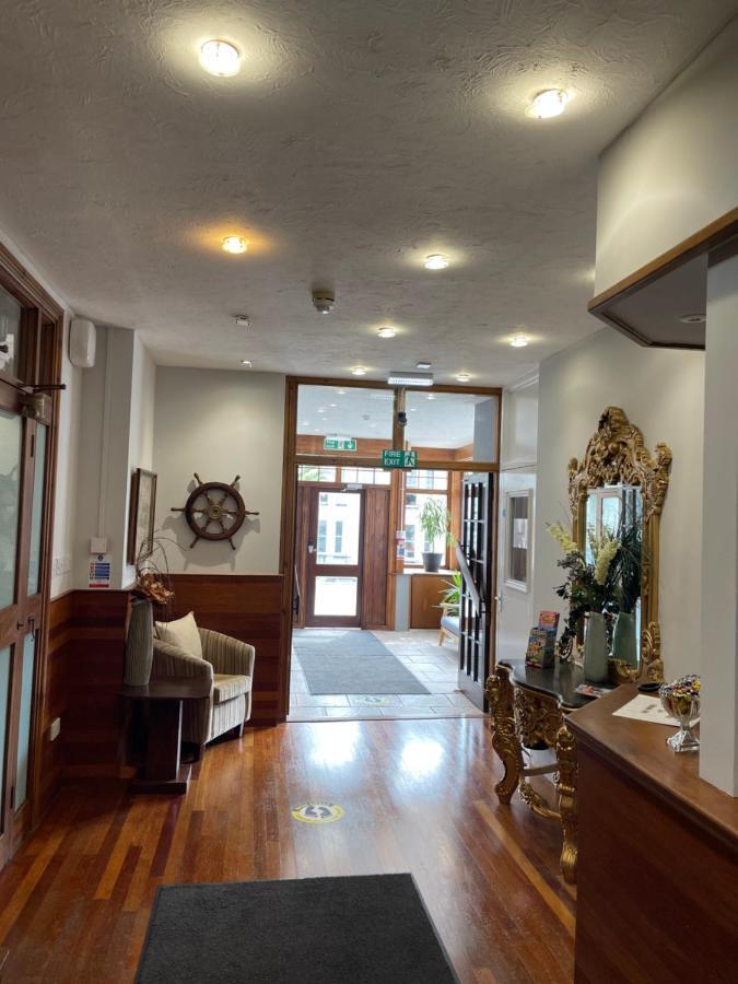 Palm Court B&B Ilfracombe Bagian luar foto