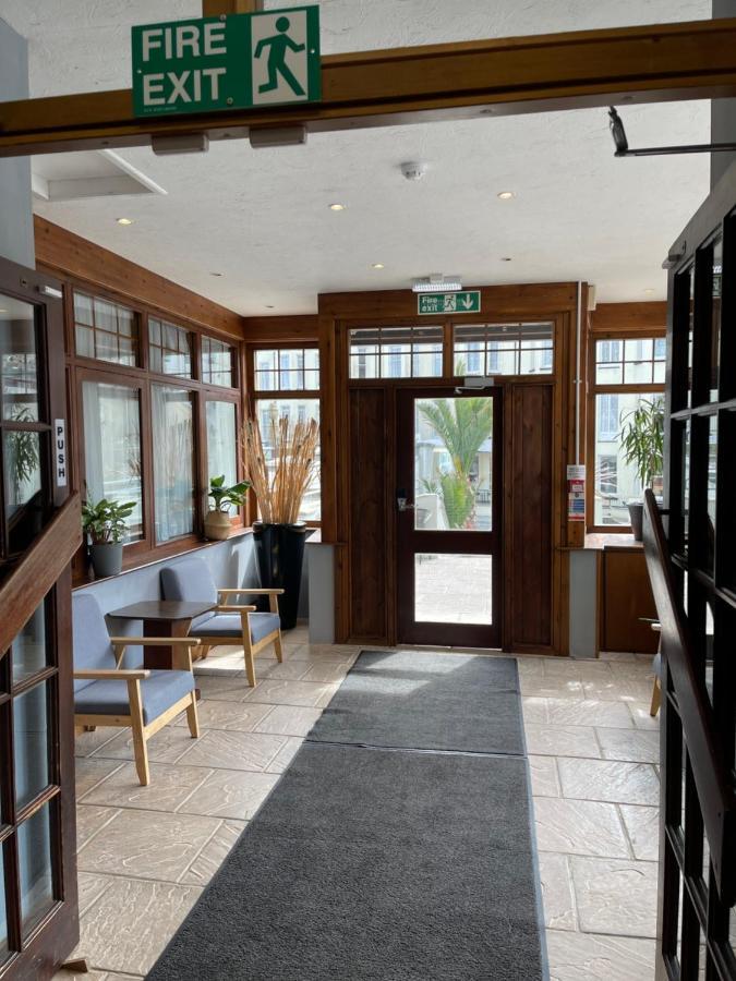 Palm Court B&B Ilfracombe Bagian luar foto