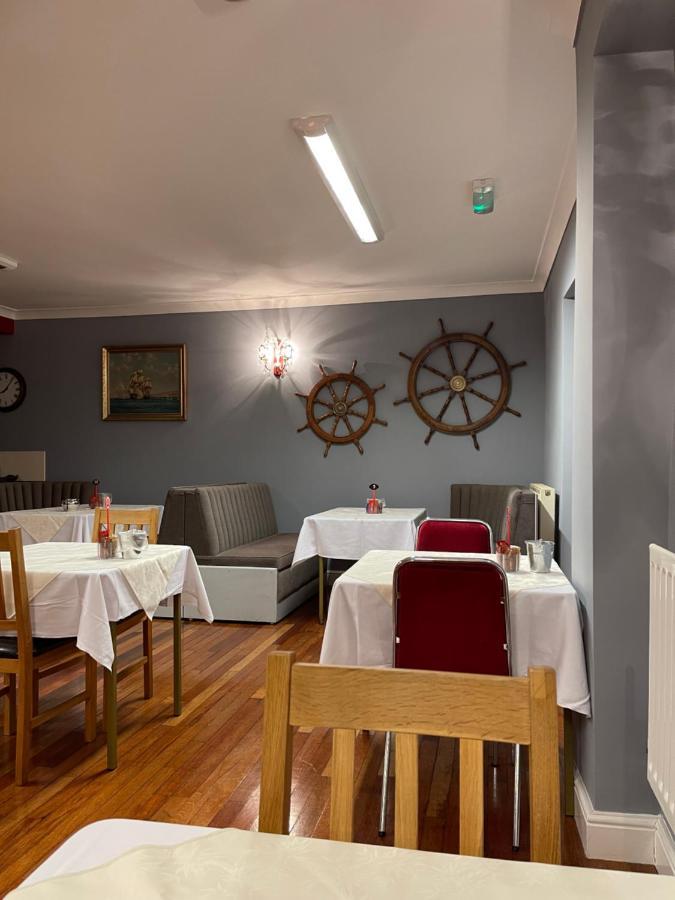 Palm Court B&B Ilfracombe Bagian luar foto