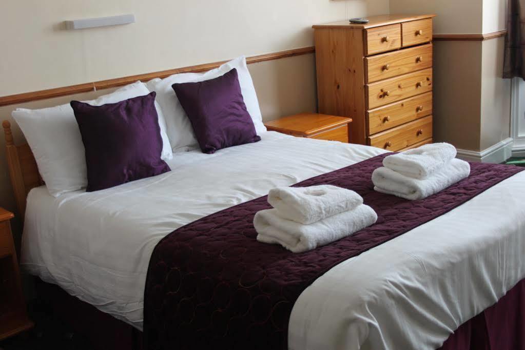 Palm Court B&B Ilfracombe Bagian luar foto