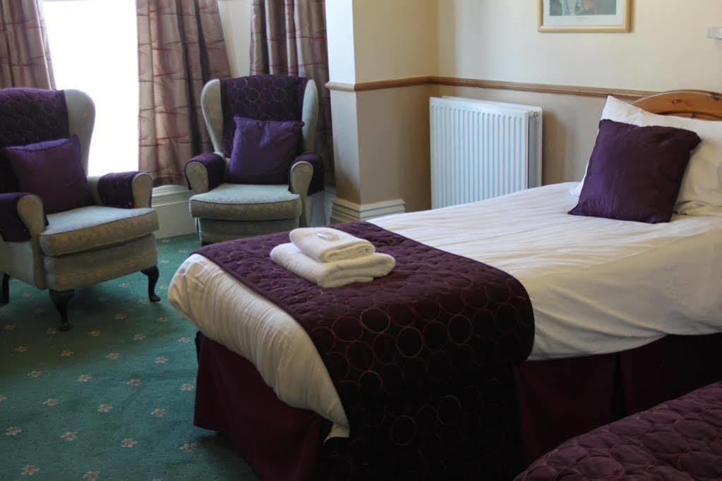 Palm Court B&B Ilfracombe Bagian luar foto