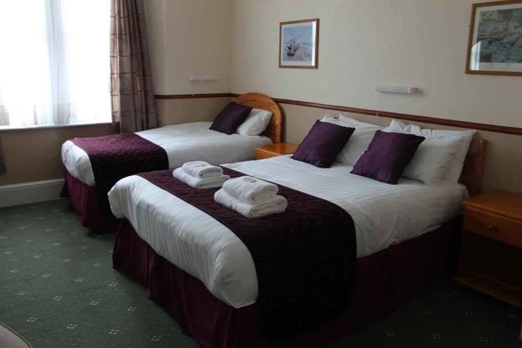 Palm Court B&B Ilfracombe Bagian luar foto